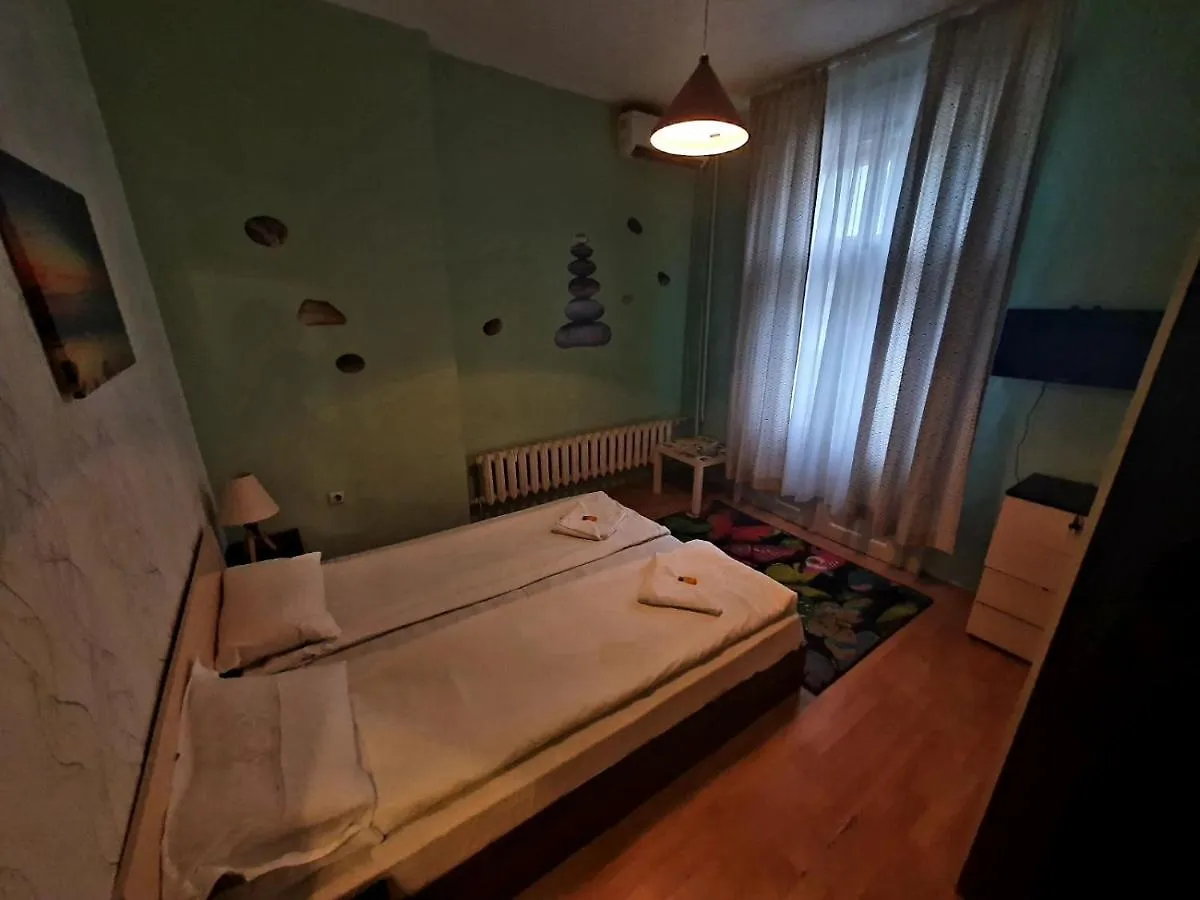 Hotello Sofia 0*,